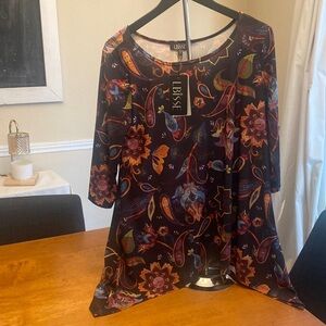 Ibisse women’s large blouse. NWT.